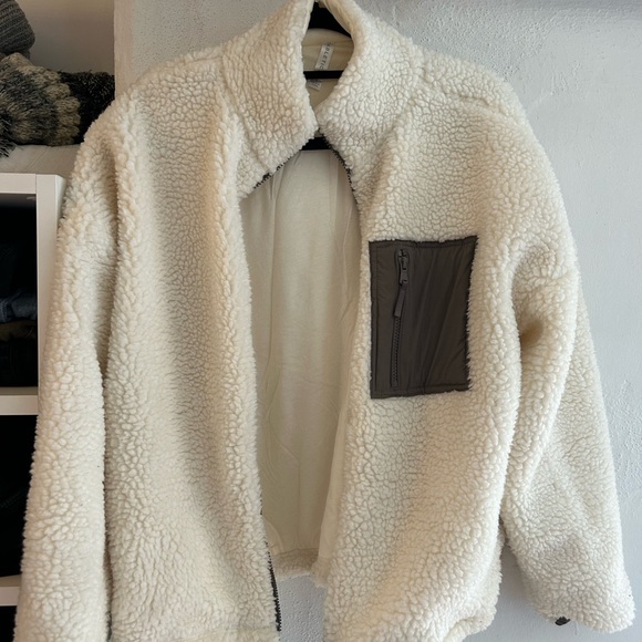 Fabletics Rylan Sherpa Jacket - Picture 4 of 5